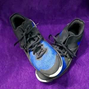 Nike Air Versailles III Kids Shoes Size 8